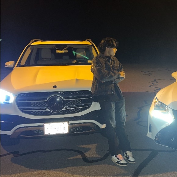 Meet your Posher, Mikael - Picture 1 of 1